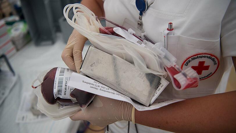 Aktuell gibt es in den Krankenhäusern wenige Blutreserven - die Lage ist angespannt. (Symbolbild)