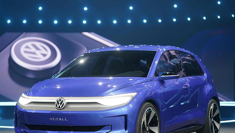 Als Studie hieß der Elektro-Polo 2023 noch ID.2all. Die Serienversion soll jetzt wieder den Namen Polo tragen. (Archivbild)