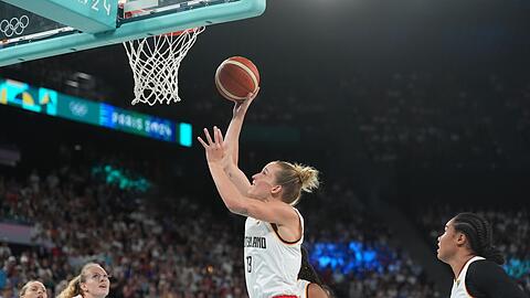 Die deutschen Basketballerinnen um Leonie Fiebich haben den Einzug ins Halbfinale klar verpasst.