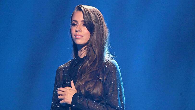 Vanessa Mai erinnert sich an ihre "Let's Dance"-Teilnahme zur&uuml;ck.