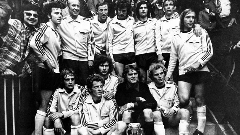 Die beste deutsche Nationalmannschaft aller Zeiten? Die Europameister von 1972 um Trainer-Feingeist Helmut Schön (obere Reihe 2.v.l.).