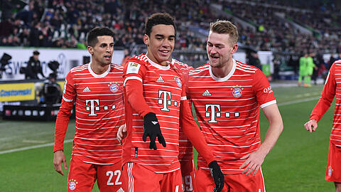 FC Bayern gewinnt gegen den VfL Wolfsburg mit 4:2.