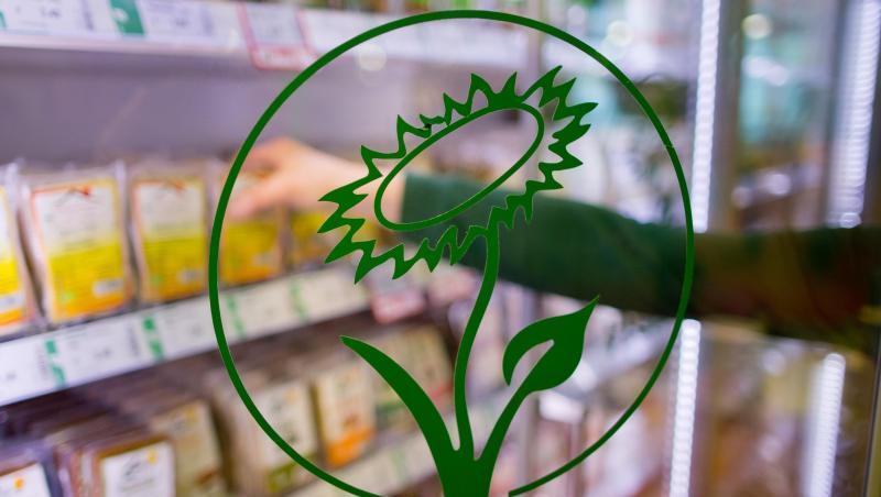 Vegane Produkte in einem Biosupermarkt: Vegane Produkte in einem Biosupermarkt: