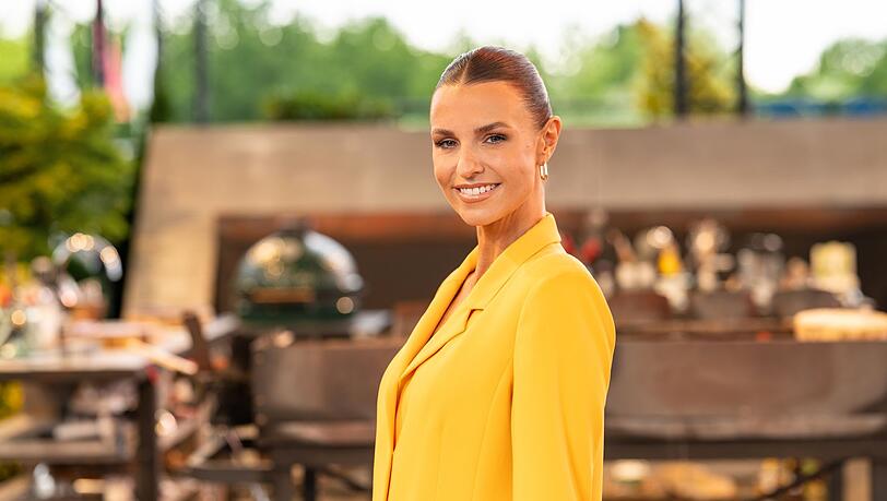 Laura Wontorra ist für ihren ironischen Humor bekannt. Sie nimmt sich auch gerne selbst auf die Schippe - oder auch mal, wie beim zweiten "Grill den Henssler Sommer-Special", ihre ganze Senderfamilie. Laura Wontorra ist für ihren ironischen Humor bekannt. Sie nimmt sich auch gerne selbst auf die Schippe - oder auch mal, wie beim zweiten "Grill den Henssler Sommer-Special", ihre ganze Senderfamilie.