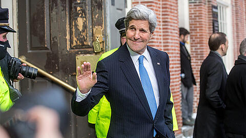 US-Außenminister Kerry will in Kiew über den Krieg im Osten des Landes sprechen. Die USA ist weiterhin nicht bereit, Waffen an die Ukraine zu liefern. (Archivbild)