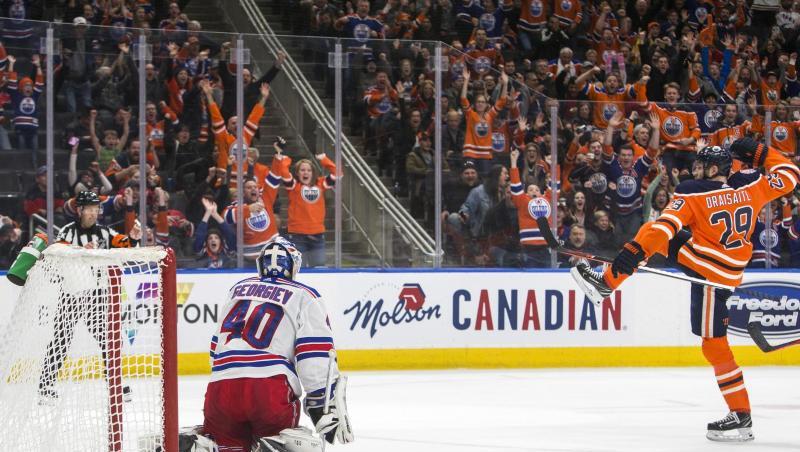 Leon Draisaitl feiert seinen Treffer gegen New York. Leon Draisaitl feiert seinen Treffer gegen New York.