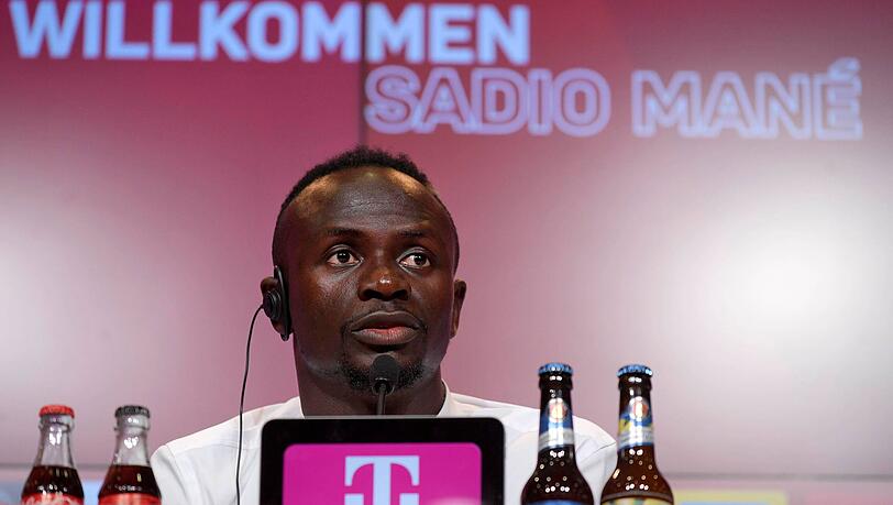 Neuzugang Sadio Mané wurde offiziell in der Allianz Arena vorgestellt.