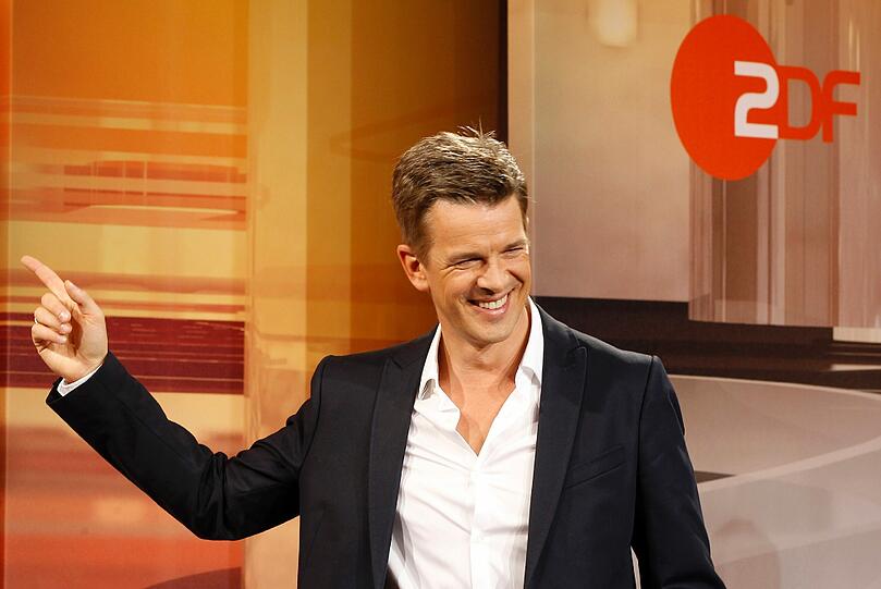 Mehr Wetten, ein jüngeres Outfit und das Internet im Blick: Für seine Premiere als &bdquo;Wetten, dass..?&ldquo;-Moderator hat sich Markus Lanz viel vorgenommen.