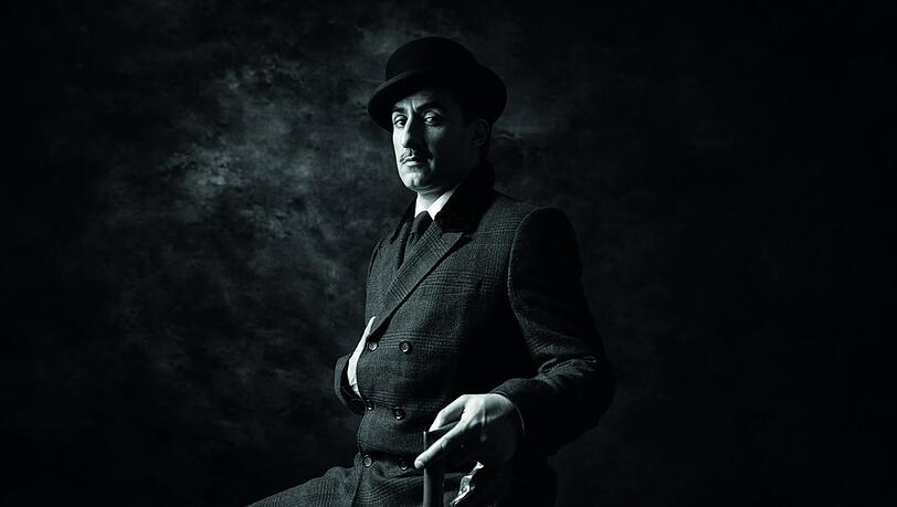 Für seine CD mit dem Münchner Rundfunkorchester hat sich Charles Castronovo als Puccini kostümiert. Für seine CD mit dem Münchner Rundfunkorchester hat sich Charles Castronovo als Puccini kostümiert.