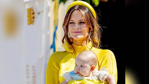 So sah Prinzessin Ines auf dem Arm ihrer Mama Sofia noch bei ihrer Taufe im Juni aus, inzwischen ist sie ganz sch&ouml;n gro&szlig; geworden.