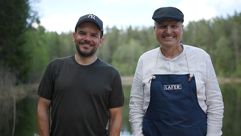 Steffen Henssler (links) und Johann Lafer reisten f&uuml;r die neue "Grenzenlos Genial Gekocht"-Folge nach Vilnius.