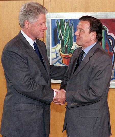 Shake-Hands mit dem US-Präsidenten: US-Präsident Bill Clinton kam im Mai 1999 zwei Tage auf Deutschland-Besuch nach Bonn.