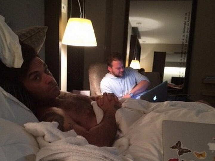 Robbie Williams nimmt seine Fans sogar mit ins Bett