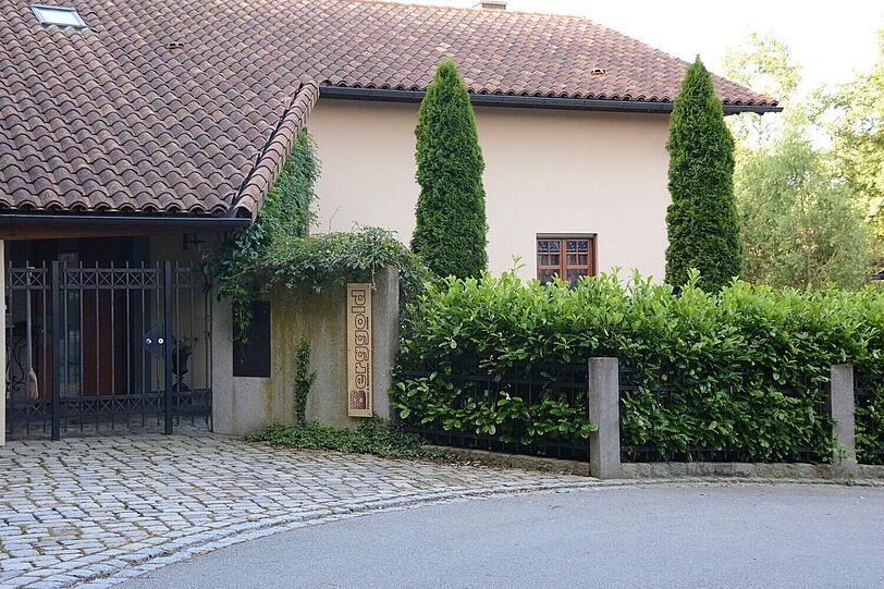 Neumarkt St. Veit: Hier ging ein 23-jähriger unvermittelt auf Mutter und Tochter los.