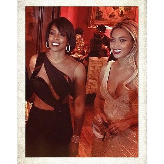 Die Sängerin mit ihrer Cousine und ehemaligen "Desitiny's Child"-Bangkollegin Kelly Rowland.