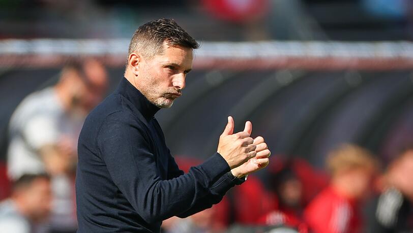 Daumen hoch: Hertha-Coach Stefan Leitl.