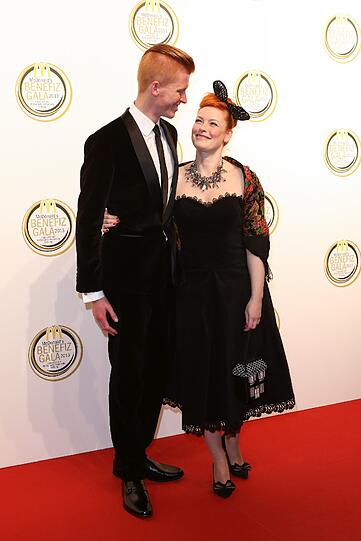 Enie van de Meiklokjes mit Freund Tobias Staerbo bei der Benefiz Gala zugunsten der "McDonald`s Kinderhilfe Stiftung" am 08.11.2013 im Postpalast in München.