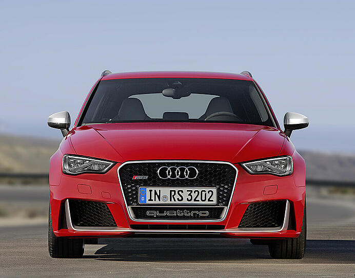 Modell-Athlet: Der neue Audi RS 3 Sportback schaut schon im Stand schnell aus. Er schafft Tempo 280.