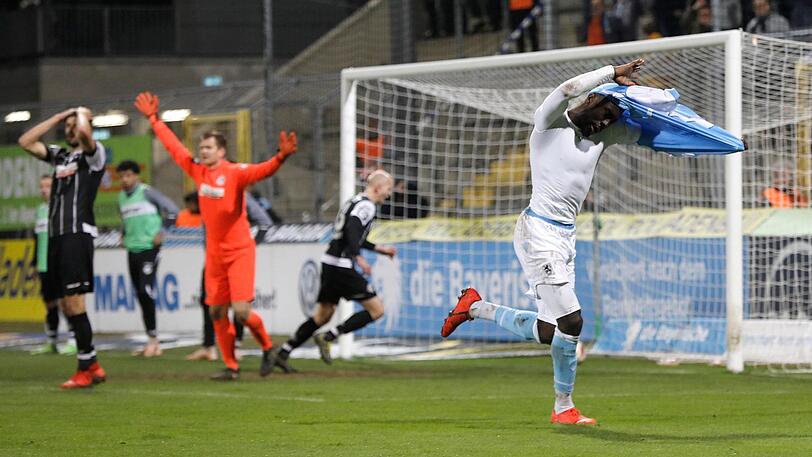 Prince Osei Owusu zog sich nach dem Siegtreffer gegen Aalen das Trikot vom Leib.