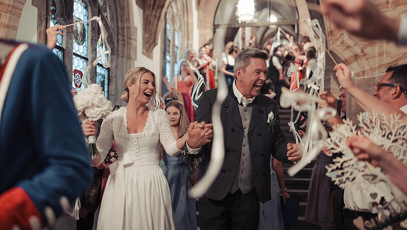 So sieht pures Liebes-Glück aus: Franziska und Peter Reichert haben geheiratet So sieht pures Liebes-Glück aus: Franziska und Peter Reichert haben geheiratet