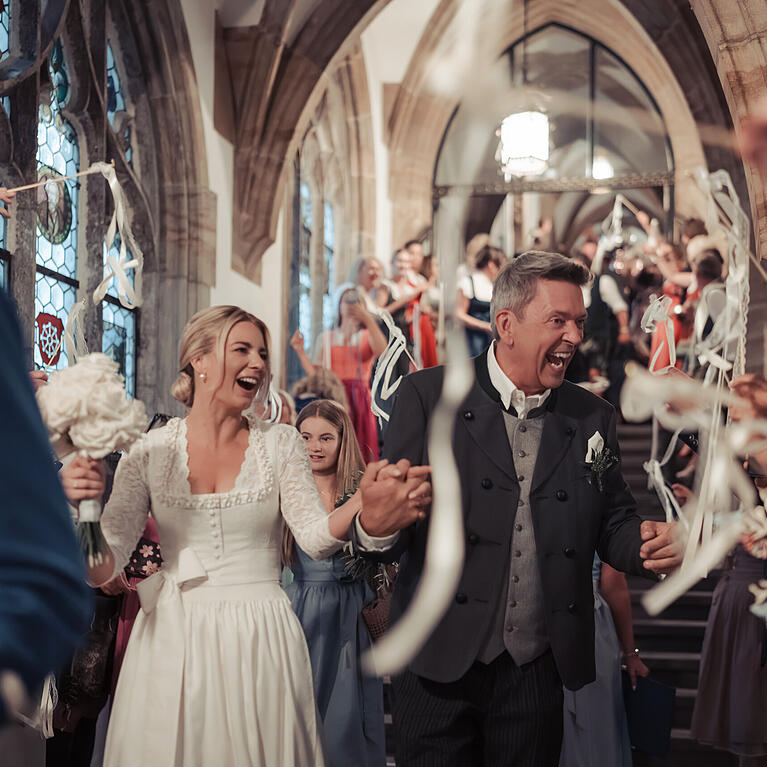 So sieht pures Liebes-Gl&uuml;ck aus: Franziska und Peter Reichert haben geheiratet