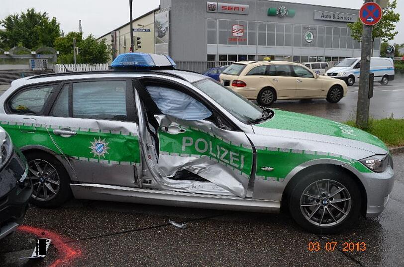 Unfall mit einem Polizeiauto in Laim: Ein Kind wurde leicht verletzt.
