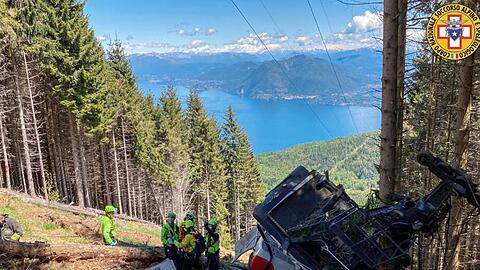Nach dem Seilbahnunglück mit 14 Toten in Italien beginnt die Suche nach den Ursachen.