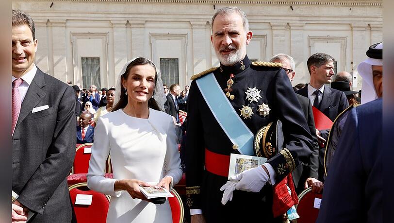 Königin Letizia und König Felipe von Spanien bei der Amtseinführung von Papst Leo XIV.