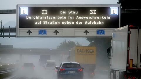 Wie im Landkreis Rosenheim gibt es nun auch im Landkreis Berchtesgadener Land Durchfahrtsverbote in Kommunen entlang der Autobahn 8.