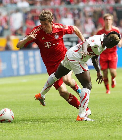 THOMAS MÜLLER: Überall und nirgendwo. Pendelte zwischen Linksaußen und Spielmacherposition. Hatte überraschende Momente und Unkonzentriertheiten im Programm. Eher Durchschnitt. Note: 4