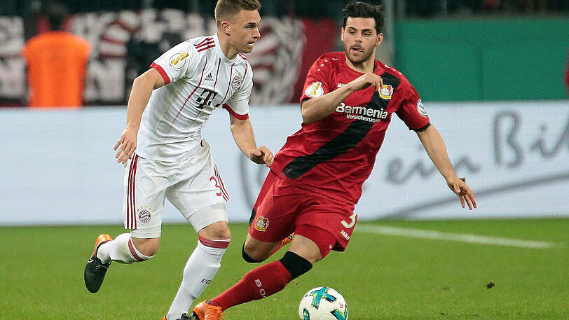 Joshua Kimmich: Note 3 - Ein Frust-Foul von Retsos erwischte ihn übel. Sehr ball- und kombinationssicher, fand bei seinen Vorstößen und Flanken jedoch nicht immer Abnehmer.