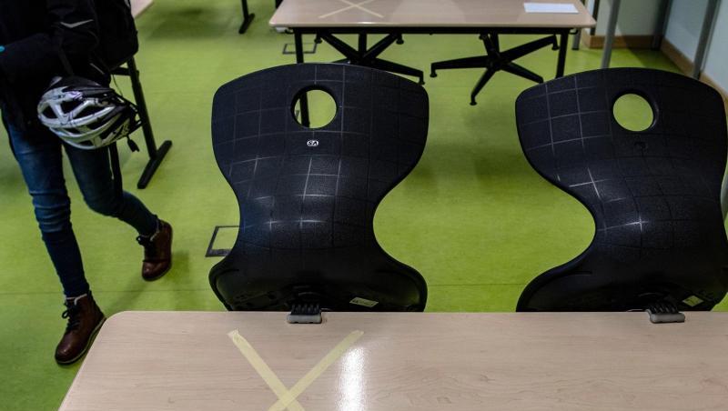 Der Deutsche Lehrerverband sieht die Schulen nicht ausreichend vorbereitet für die Rückkehr in den Regelbetrieb?. Der Deutsche Lehrerverband sieht die Schulen nicht ausreichend vorbereitet für die Rückkehr in den Regelbetrieb?.