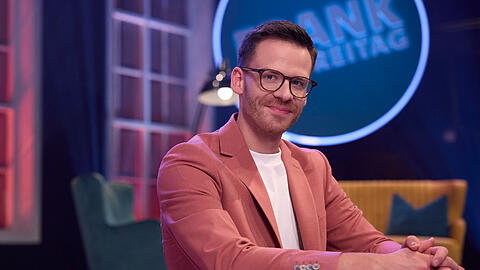 "Frank am Freitag" ist ein erfrischender Mix aus Comedy und Talk, der das Publikum nicht nur zum Lachen bringen, sondern auch Optimismus verbreiten will.