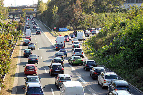 Noch bis mindestens 2019 werden sich die Autos am Frankenschnellweg stauen. Dann ist der Ausbau frühestens fertig.