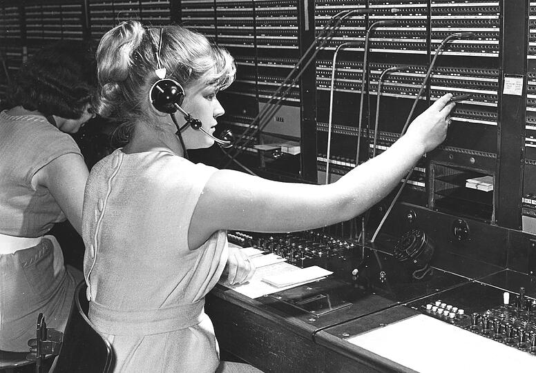 Auch später noch war die Telekommunikation für einige Menschen mit viel Arbeit verbunden.