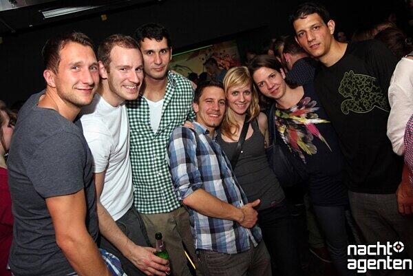 Wildstyle im Gecko: Die Partybiester trafen sich hier zum Paarungsritual und Gemeinschaftstanz. www.nachtagenten.de