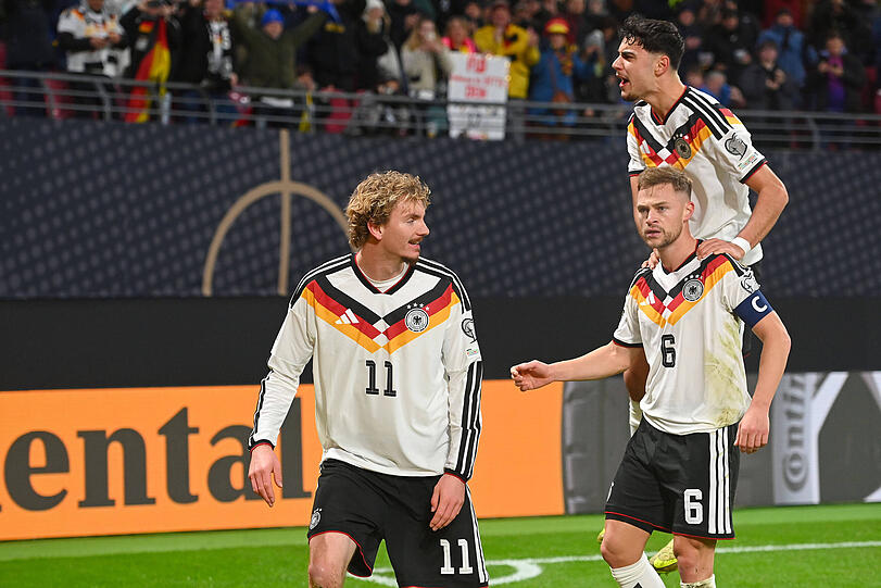 Fit für die Bundesliga: Pavlovic (oben) und Kimmich. Fit für die Bundesliga: Pavlovic (oben) und Kimmich.