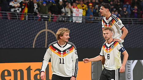 Fit für die Bundesliga: Pavlovic (oben) und Kimmich.