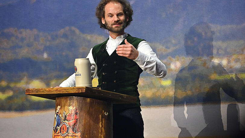 Zuletzt war Maxi Schafroth Fastenredner auf dem Nockherberg. Zuletzt war Maxi Schafroth Fastenredner auf dem Nockherberg.