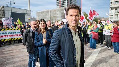 Steffen Krach (SPD) ist heute Fraktionsvorsitzender der SPD-Fraktion im Berliner Abgeordnetenhaus und steht vor dem Beginn der Sondierungsgespr&auml;che f&uuml;r eine Regierungsbildung aus Linken, Gr&uuml;nen und SPD. Die Vorw&uuml;rfe trafen ihn kurz vor der Wahl zur Unzeit.