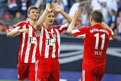 Miroslav Klose und Ivica Olic vorne drin, Thomas Müller als hängende Spitze dahinter - eine von mehreren Varianten in der Bayern-Offensive, die in den nächsten Wochen ohne die Verletzten Robben und Ribéry auskommen muss.