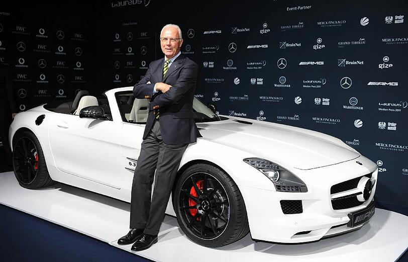 Der "Kaiser" Franz Beckenbauer posiert im Rahmen der Laureus-Gala.