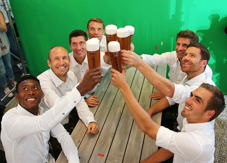 Neben dem Teambild, ging es auch noch vor dem Greenscreen.