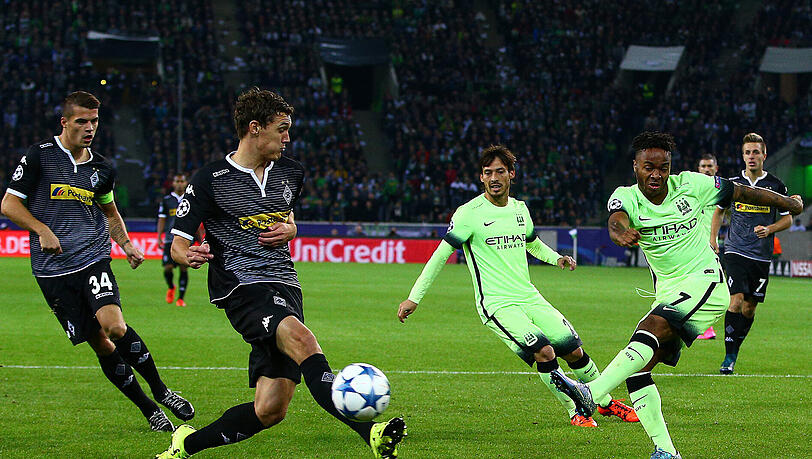 Borussia Mönchengladbach kassiert im Spiel gegen Manchester City durch einen Elfmeter kurz vor Schluss die zweite Niederlage in der Königsklasse. Borussia Mönchengladbach kassiert im Spiel gegen Manchester City durch einen Elfmeter kurz vor Schluss die zweite Niederlage in der Königsklasse.