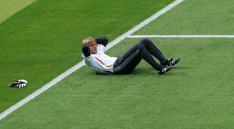 Timo Hildebrand war 2006 der dritte Torhüter des DFB-Teams. Das Sommermärchen war auch sein letzte internationale Turnier mit der Nationalmannschaft. Nach diversen Vereinsstationen in Spanien und der Bundesliga beendete Hildebrand in diesem Frühjahr seine Karriere. Der bekennende Veganer ist Gesellschafter und Markenbotschafter der veganen Supermarktkette Veganz und engagiert sich für den Vegetarierbund Deutschland.