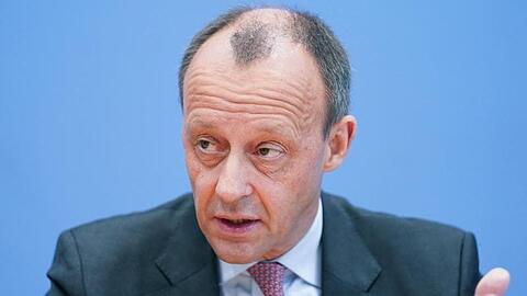 Friedrich Merz (CDU) spricht auf einer Pressekonferenz.