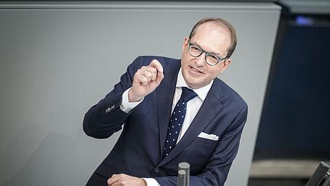 CSU-Landesgruppenchef Alexander Dobrindt fordert die Ampel-Koalition in Sachen Migrations-Begrenzung zu gemeinsamen Beschlüssen auf.