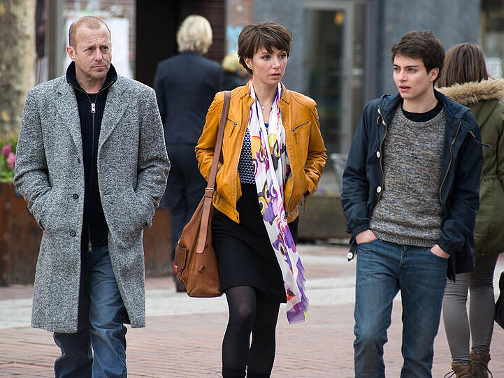 Peters Freundin Hanna (Julia Koschitz) lernt Peters Sohn Lukas (Max Hegewald) kennen.