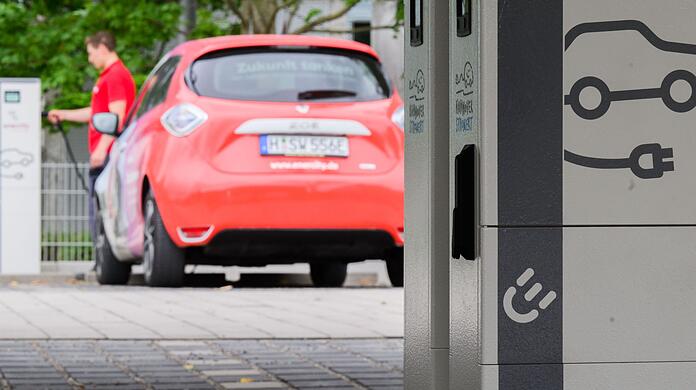 Verkehrsminister Wissing will den Ausbau von Ladenetzen für E-Autos vorantreiben.