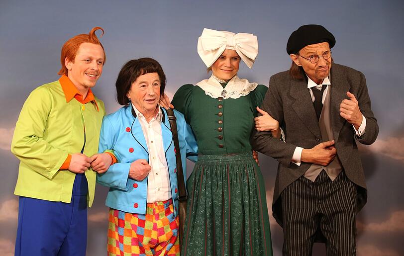 Natürlich dürfen auch die Darsteller aus der Kult-Serie "Dahoam is Dahoam" nicht fehlen: Ferdinand Schmidt-Modrow (l-r), Gerd Lohmeyer, Silke Popp und Eisi Gulp.